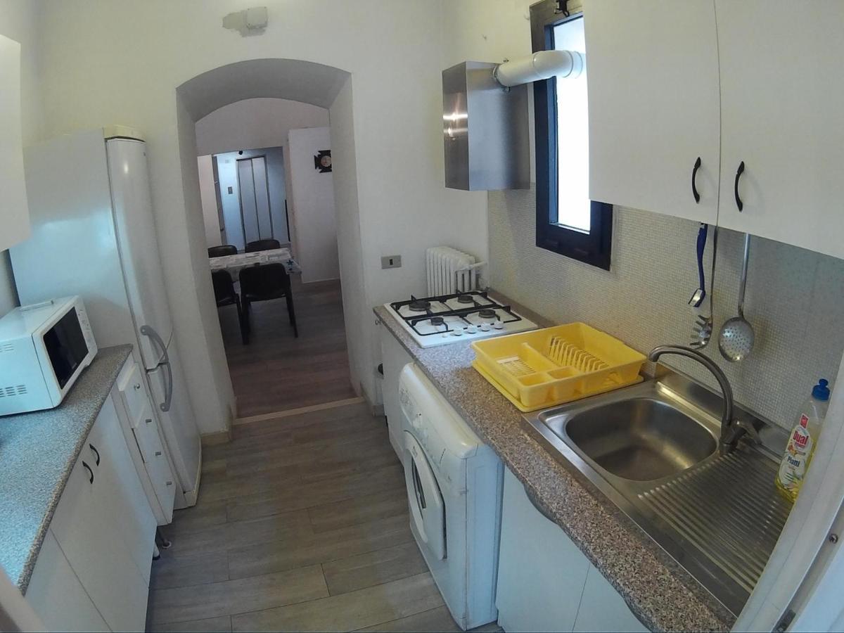 Very Central Apartment, By Shops, Bars, Restaurants Bari Exterior foto