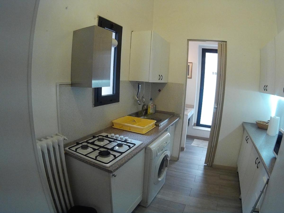 Very Central Apartment, By Shops, Bars, Restaurants Bari Exterior foto